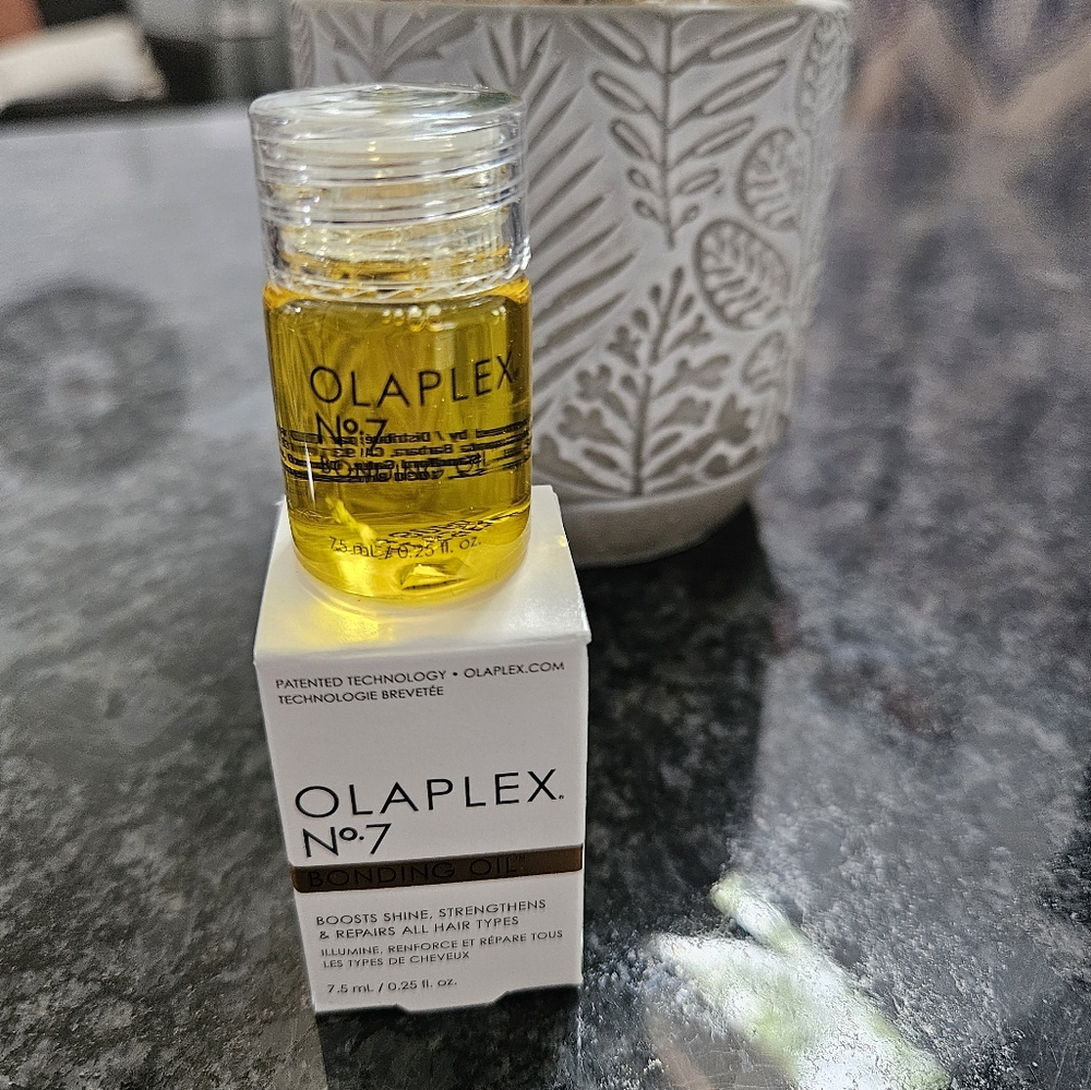 Olaplex No7 Bonding Oil - Picture 4 of 8